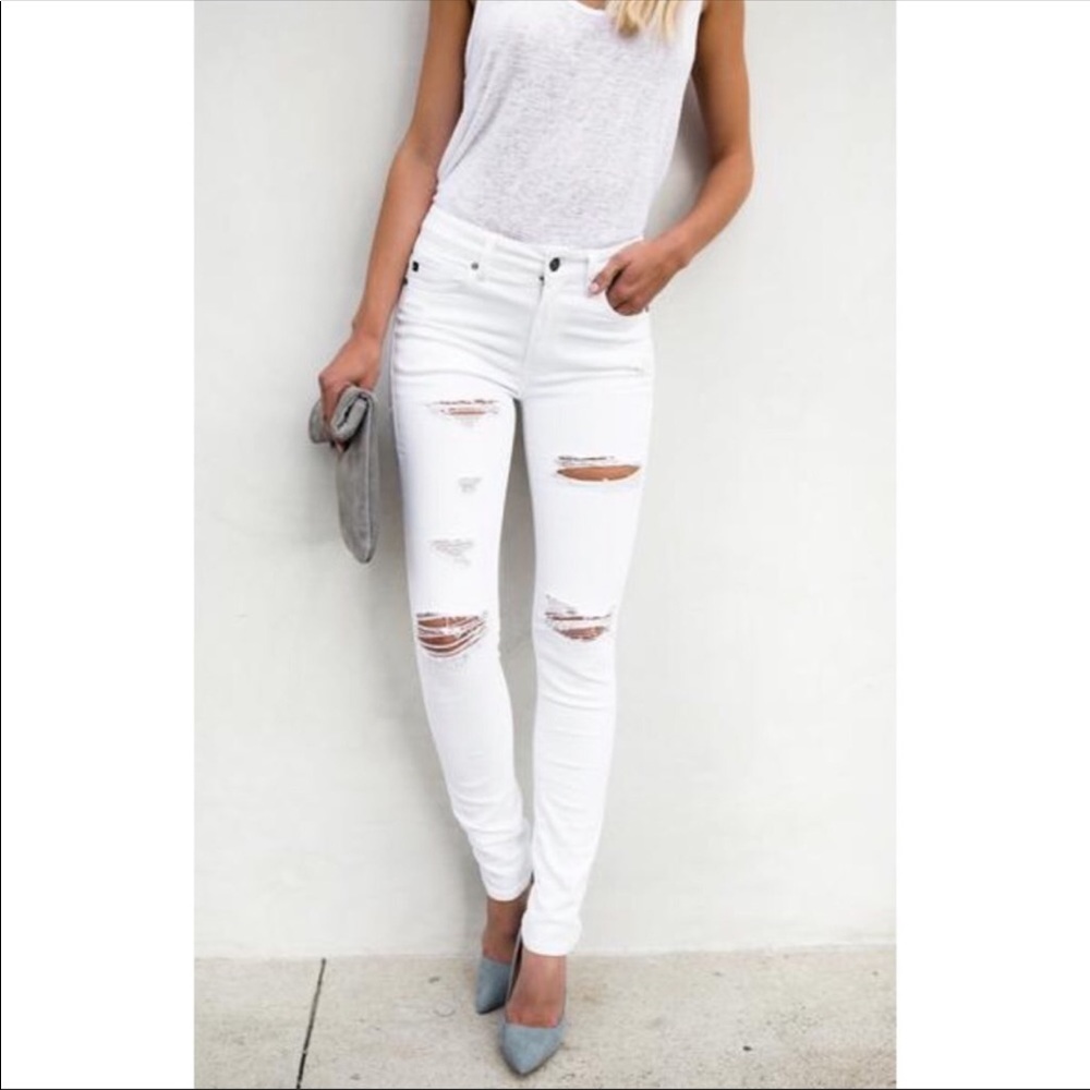 White distressed skinny jeans
